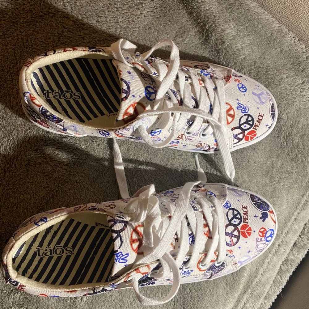 Great hippie "peace" sneakers!  Worn just once!